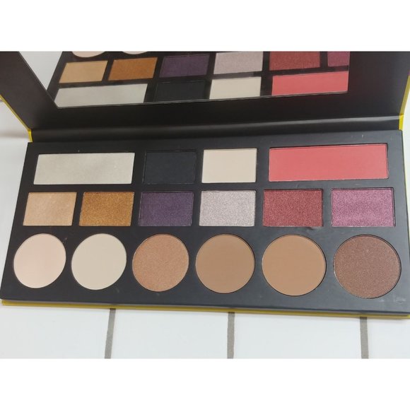 Ultimate Glow palette - Picture 3 of 4